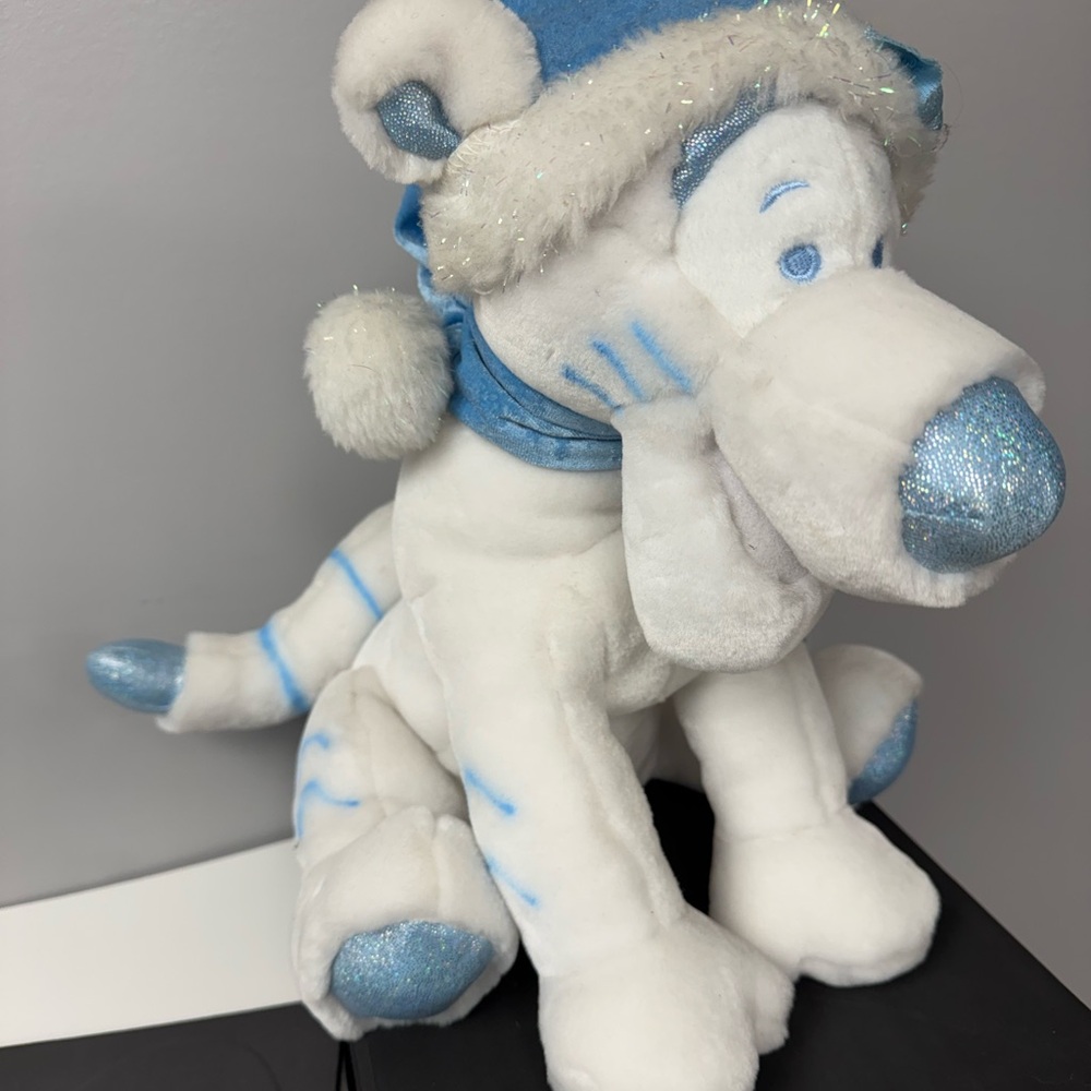 Snow flake pals Tigger (Disney store exclusive)